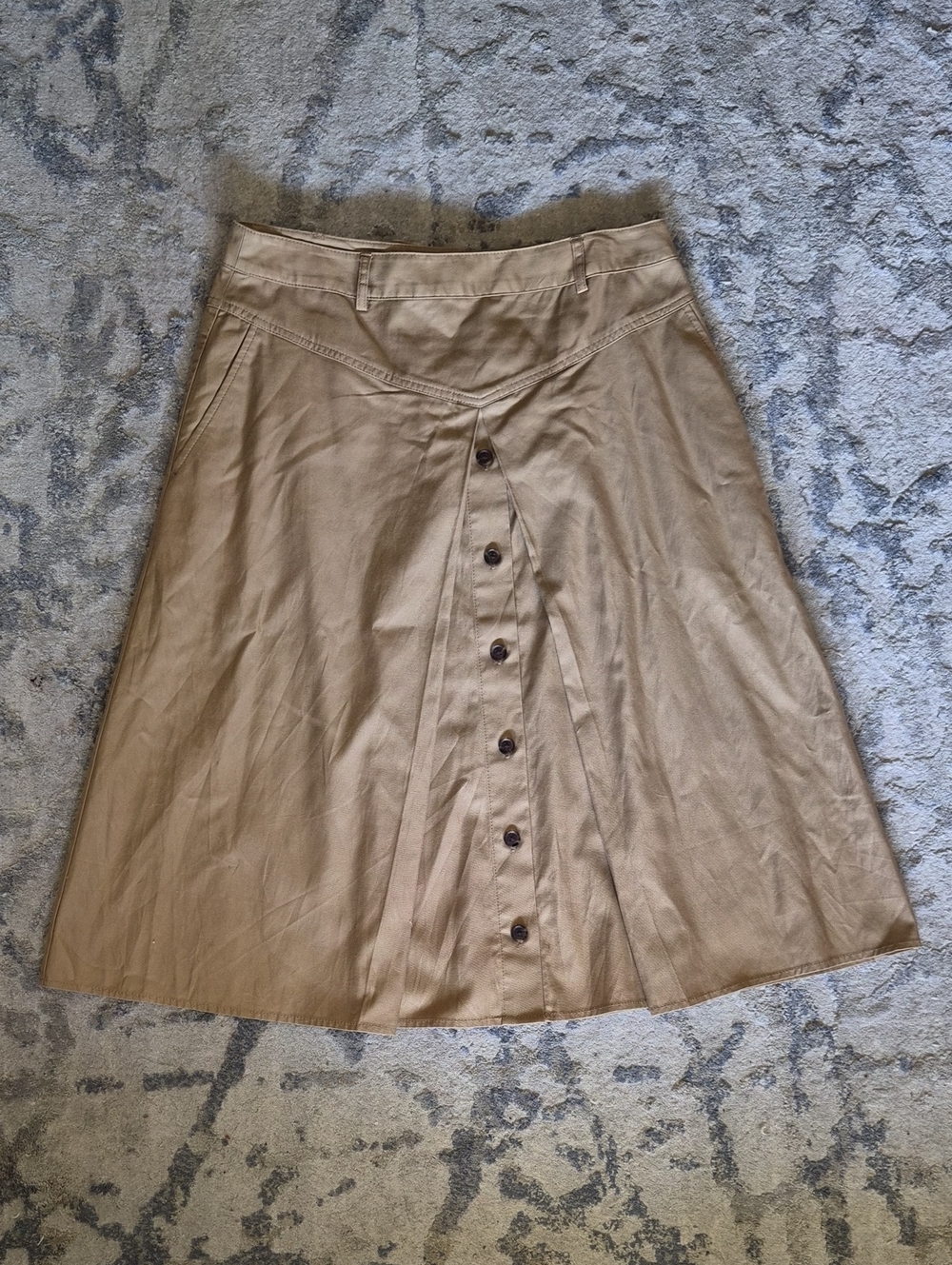 Banana Republic Button-Front A-Line Skirt in Tan